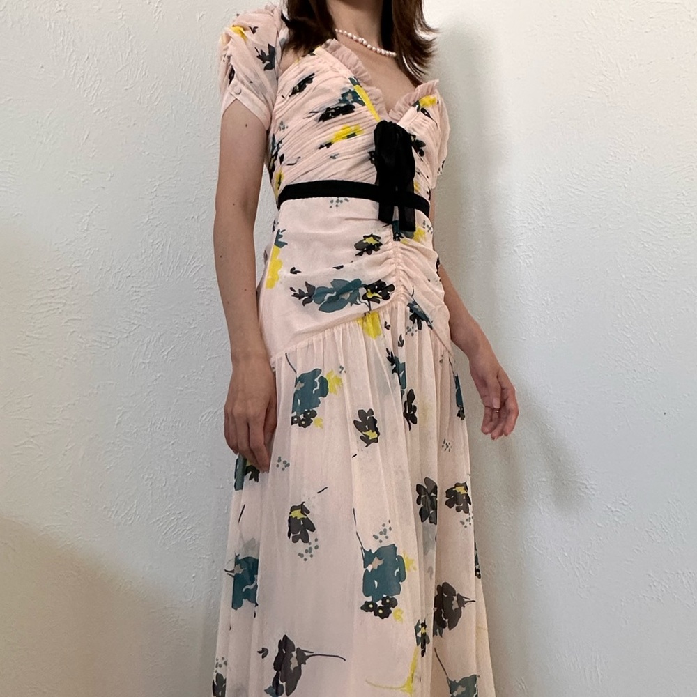 Floral Print Dress with Black Accents - Picture 4 of 10